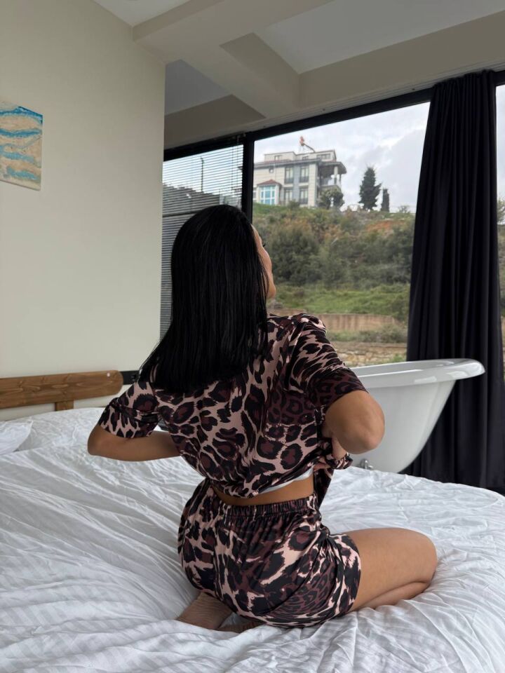 İpek Saten Şortlu Pijama Takımı