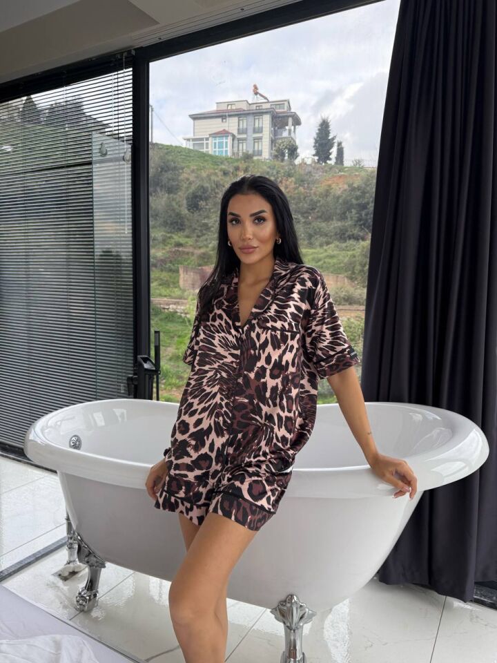 İpek Saten Şortlu Pijama Takımı