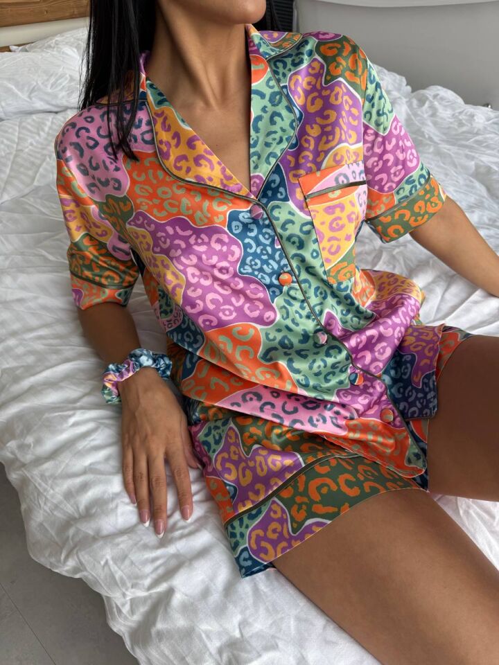 İpek Saten Şortlu Pijama Takımı