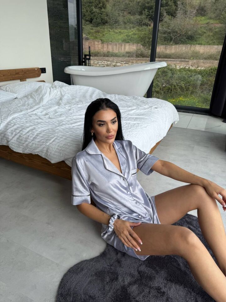 İpek Saten Şortlu Pijama Takımı