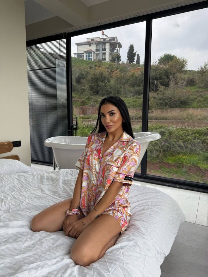 İpek Saten Şortlu Pijama Takımı