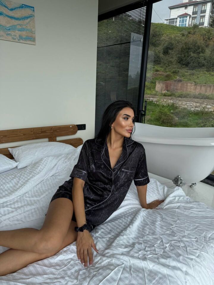 İpek Saten Şortlu Pijama Takımı