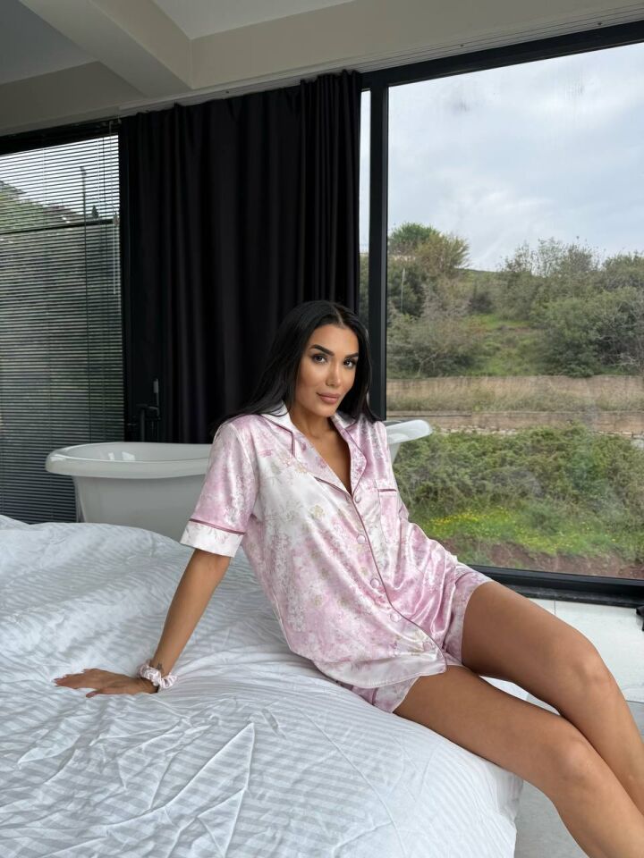 İpek Saten Şortlu Pijama Takımı