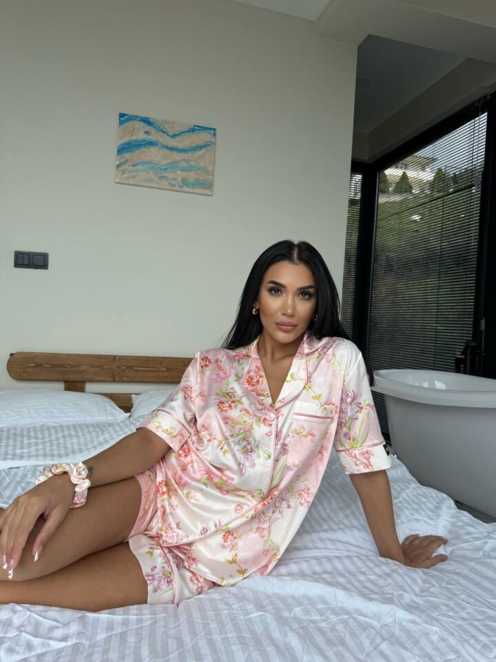 İpek Saten Şortlu Pijama Takımı