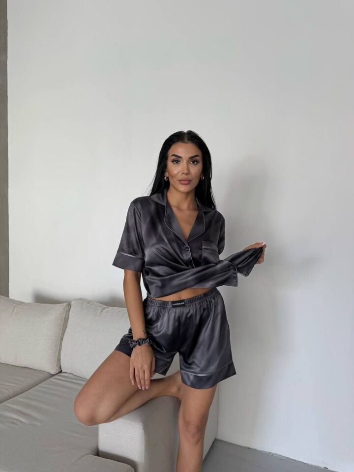 İpek Saten Şortlu Pijama Takımı