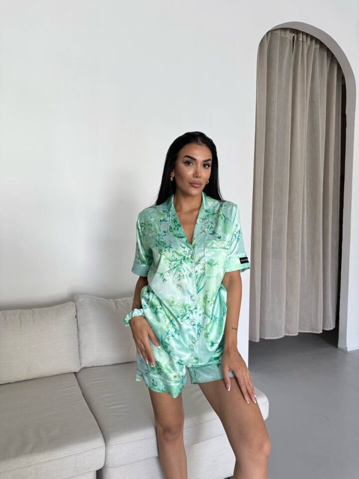 İpek Saten Şortlu Pijama Takımı