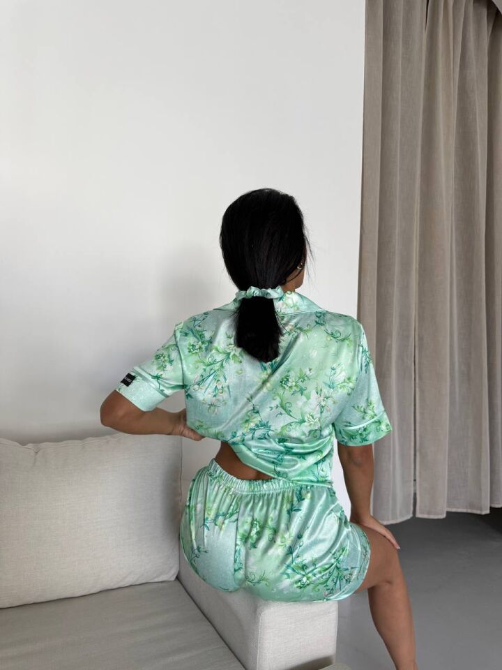 İpek Saten Şortlu Pijama Takımı