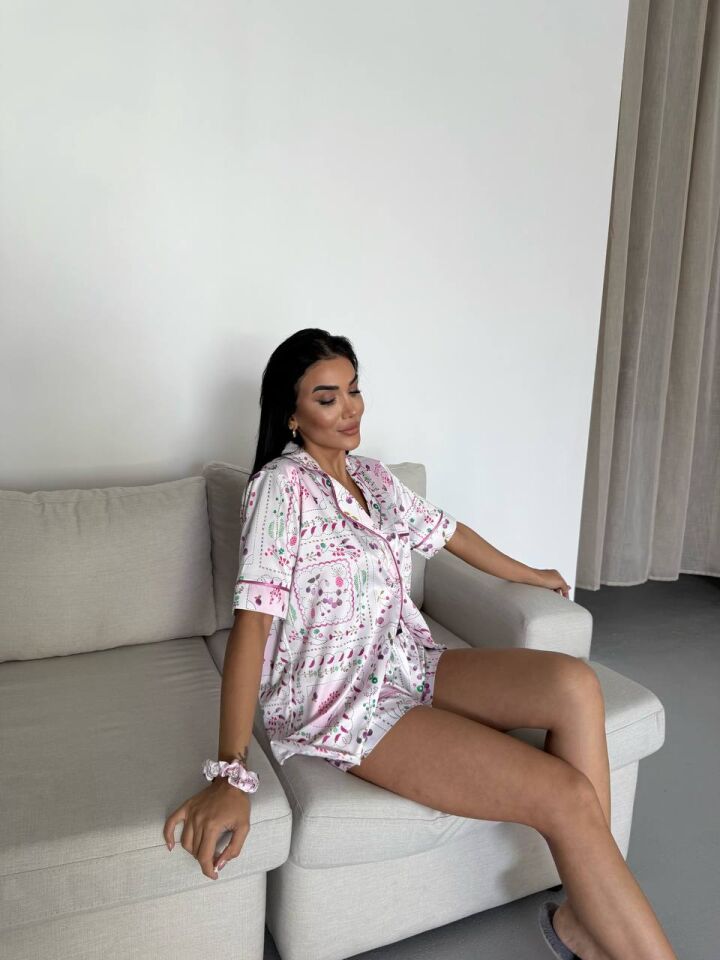 İpek Saten Şortlu Pijama Takımı