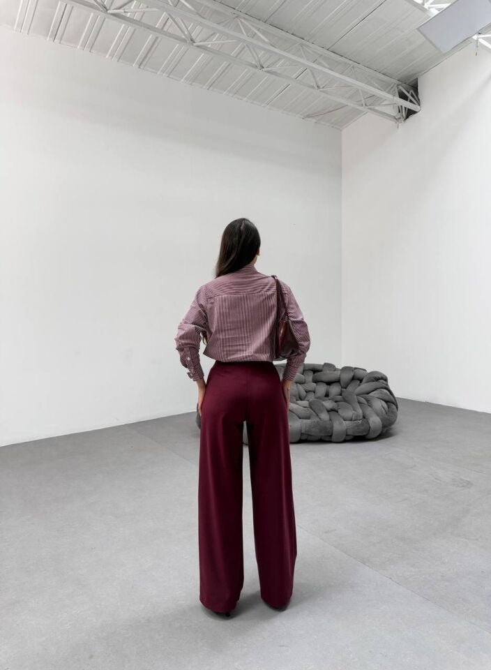 Gold Düğme Detaylı Pileli Pantalon