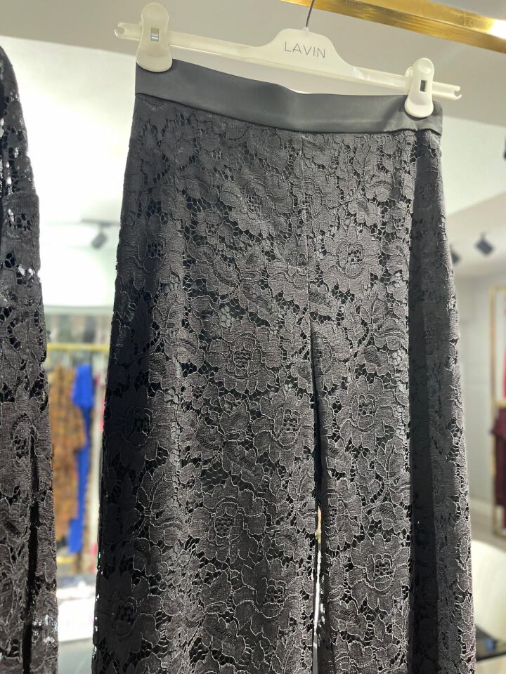 Güpürlü Siyah Pantalon Gömlek
